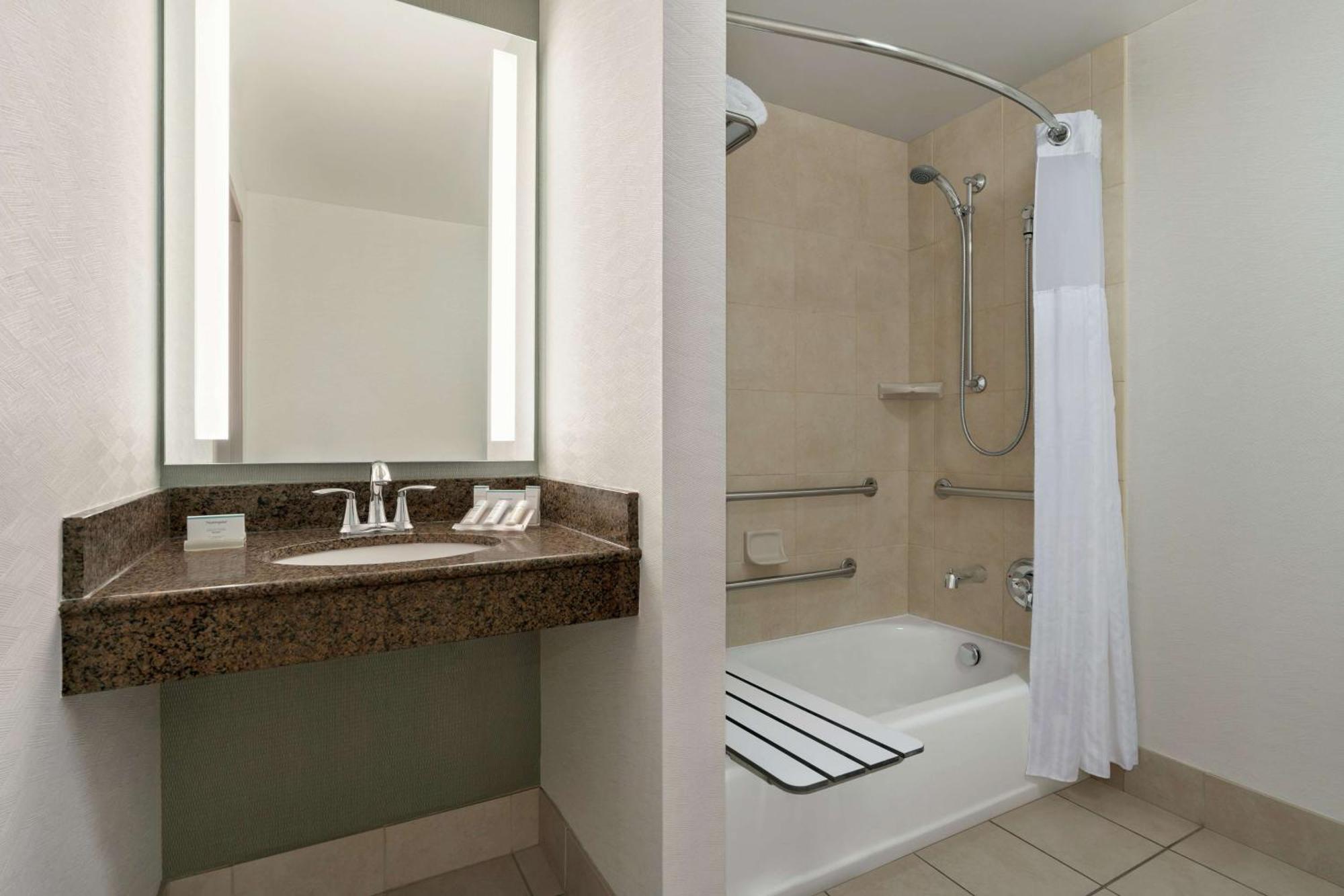 Hilton Garden Inn Charlotte/Ayrsley Kültér fotó