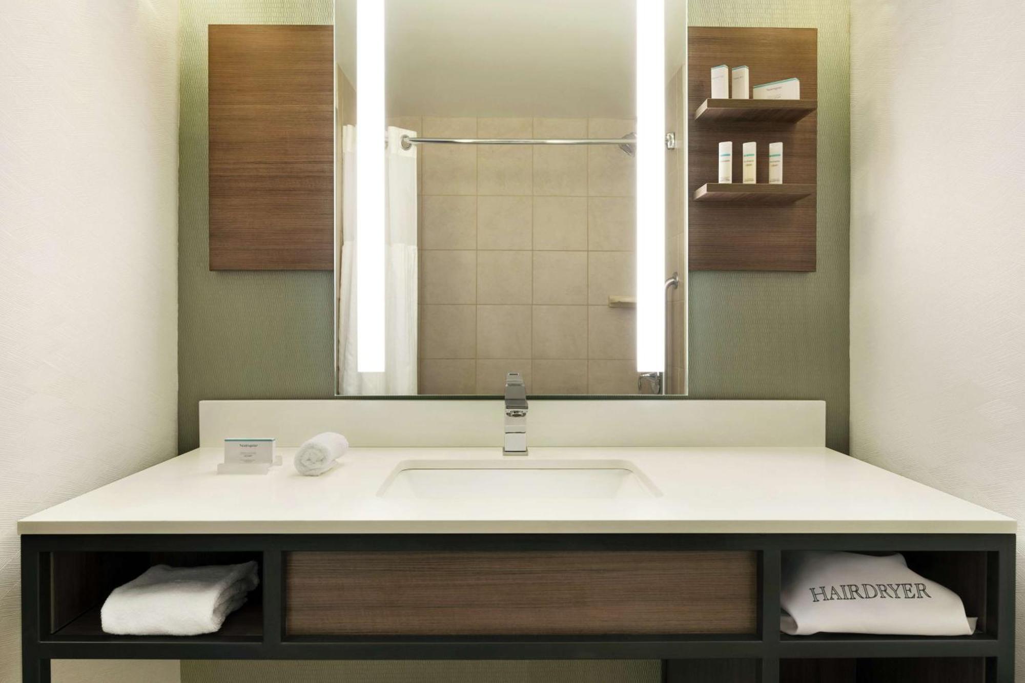 Hilton Garden Inn Charlotte/Ayrsley Kültér fotó